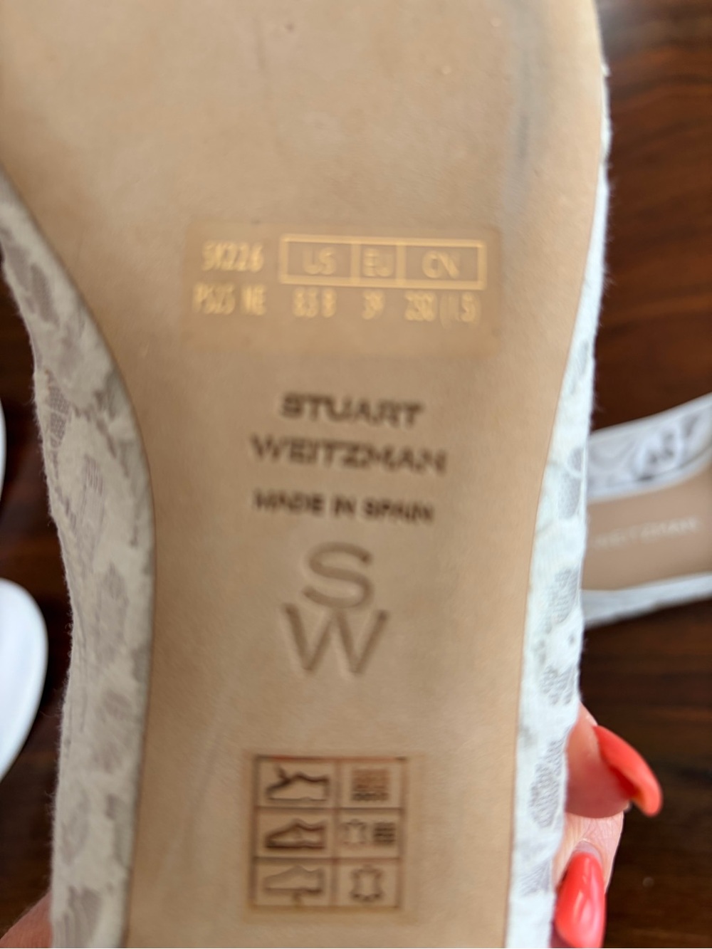 Stuart Weitzman Ivory Lace Ballet Flats with Bow - Picture 5 of 10